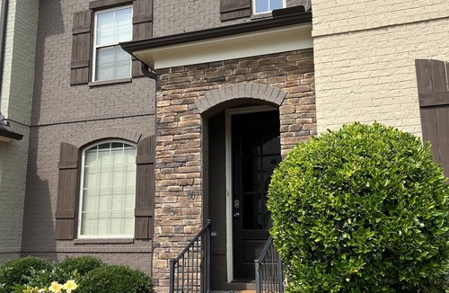 Oxford Condo | THE COLONEL'S CRIB