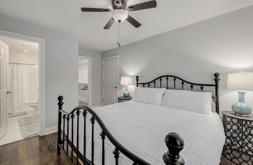 Rogers House | The Country Cottage - Half Mile from Railyard Bike Park