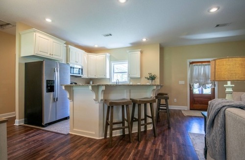Oxford House | The Cross Creek, Cozy 3BR by Velvet Ditch Villas