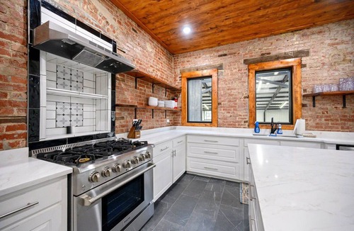 Broken Bow Cabin | The Dell | Historic Boutique Retreat in the Heart of Downtown Broken Bow