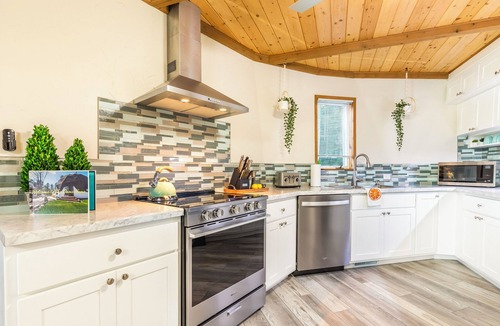 Holcombe House | The Dome Home on Lake Holcombe!