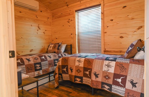 Edom Resort | The Duke- Lakehouse at Arc Ridge Ranch Resort