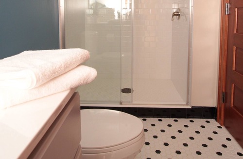 Marshland Apartment | The Exchange 23 | Historic Bldg, 1 BR, Dwntwn