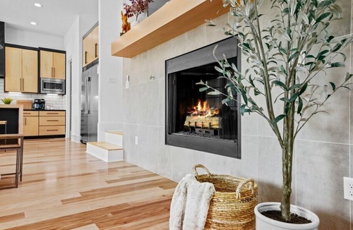 Downtown House | The Fillmore - Hot Tub - 1 mi to Downtown