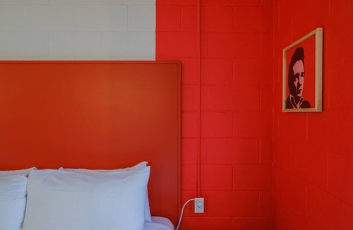 East Hill Hotel | The Gallatin (312) Hip East Nashville Neighborhood!