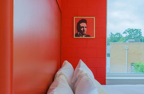 East Hill Hotel | The Gallatin (312) Hip East Nashville Neighborhood!