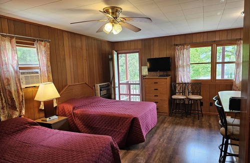 Lake George Cabin | The Gold Eagle Cottage 7