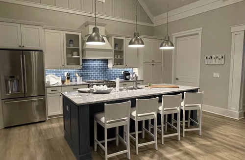 Eatonton Cottage | The Gorgeous Starboard Cottage at Cottage Cove at Lake Oconee!