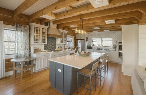 Drake Cabin | The Grand Cabin at the Ardor