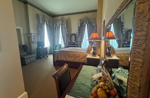Natchez Bed & Breakfast | The Guest House Historic Mansion