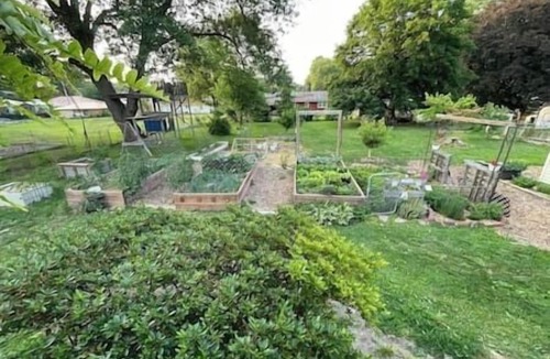Burlington House | The Happy, Hippie Homestead 3BRM Sleeps up to 10