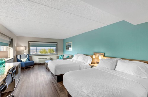 Port Washington Hotel | The Harborview on Lake Michigan, an Ascend Collection Hotel
