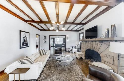 Eastwood House | The Howe House