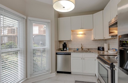Hillsboro West End Condo | The Kearney♥Accessibility Features♥Free Parking/W+D/Family Friendly/Ensuites