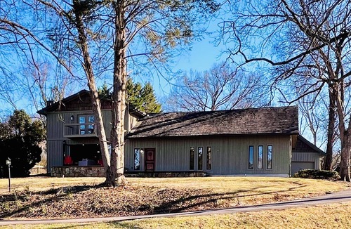 Louisville House | The Lake House at Louisville, lakefront house with dock