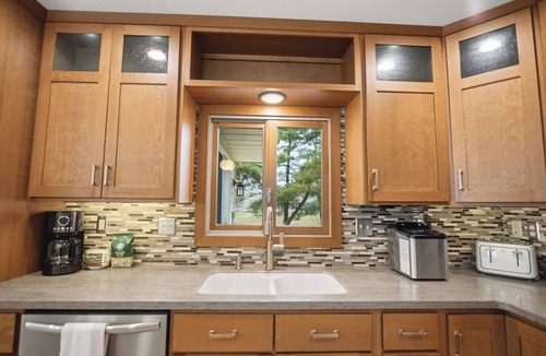 Effingham House | THE LAKE HOUSE - Official Relaxation HQ - On Beautiful Lake Sara, Effingham, IL