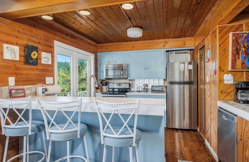 Sparta House | The Lazy Lake House on Center Hill
