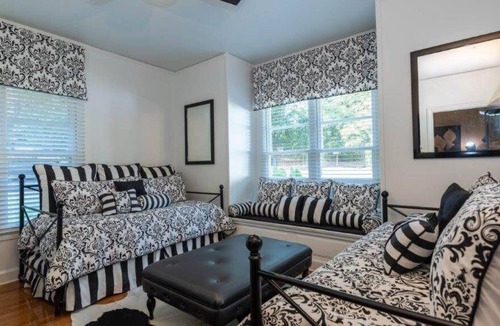 Natchez House | The Linden Cottage located directly behind Linden Bed and Breakfast