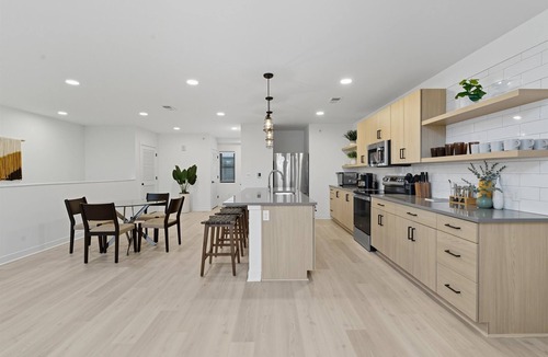 North Kansas City Apartment | The Lockwood Loft | Modern 2BR Townhome w/Garage + Balcony