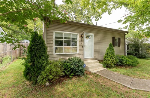 Woodbine House | The Logan Lodge - Sunny Cottage in Great Location