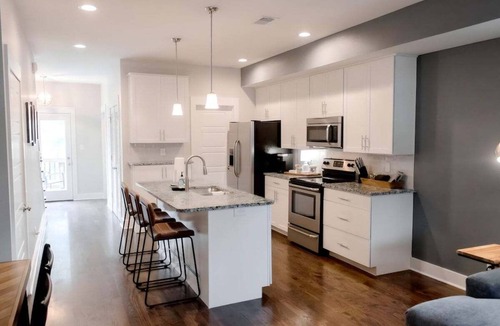Clarksville House | The Lookout, by Lori in Downtown (88 Promontory)