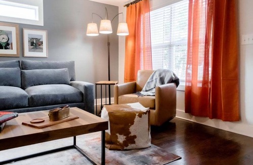 Clarksville House | The Lookout, by Lori in Downtown (88 Promontory)