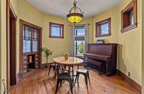 Lafayette Square House | The Marquis Manor