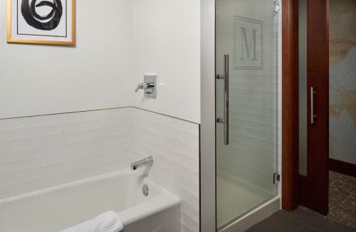 Muscatine Hotel | The Merrill Hotel & Conference Center, Muscatine, a Tribute Portfolio Hotel