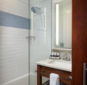 Muscatine Hotel | The Merrill Hotel & Conference Center, Muscatine, a Tribute Portfolio Hotel