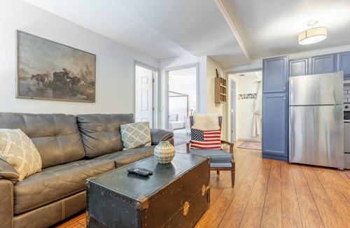 Livingston House | The Miller on the Livingston Square!