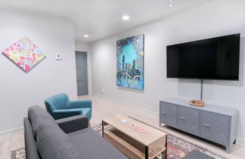 Central Oklahoma City Apartment | The Modern Skyline