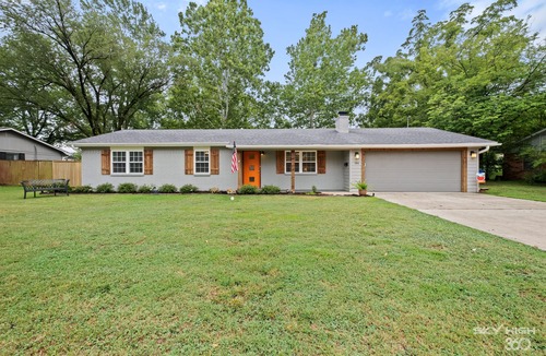 Downtown House | the ORANGE DOOR just steps from art, trails & dining