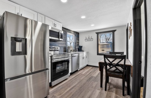 Pleasant Hill House | The Perch at The Roost