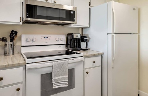 Amelia City Condo | The Perfect Getaway - Steps to Beach and Pool!
