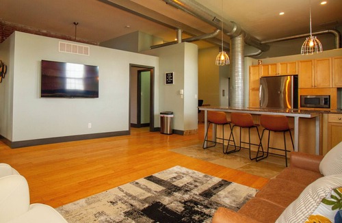 Evansville Apartment | The Pet Hospital at Mitchell House | 2BR/2BA Dual En-Suites | Downtown Evansv.