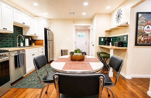 Chickasha House | The Pinewood House | Near USAO + Close to Downtown