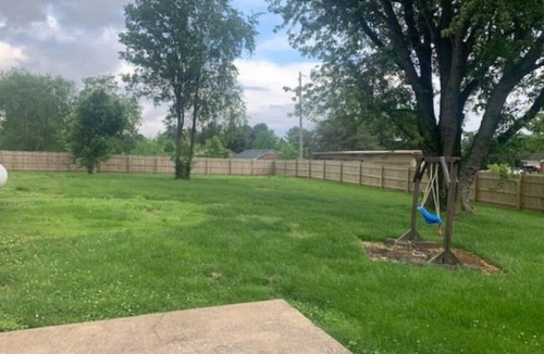 Bowling Green House | The Plum Springs House-cozy family sized pet friendly home w/fenced yard.