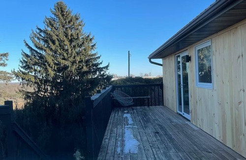 Viroqua House | “The Ridgeline” – Luxury private home, on 4 acres