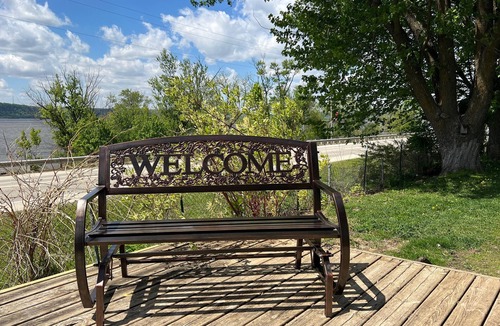 Ferryville House | The River House! A 4 bedroom retreat on the Mississippi River!