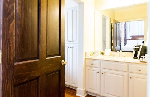 Natchez Hotel | The River Walk Inn - Room 805