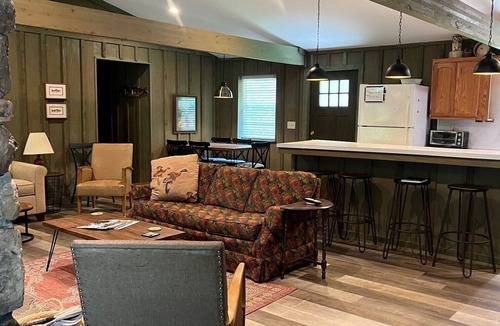 Wilburn Cabin | The Rustic Retreat Cabin on the Little Red River w/Fishing Dock