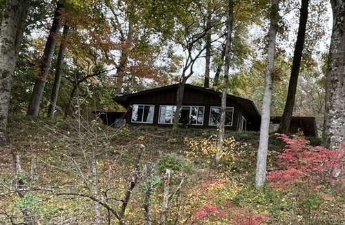 Wilburn Cabin | The Rustic Retreat Cabin on the Little Red River w/Fishing Dock