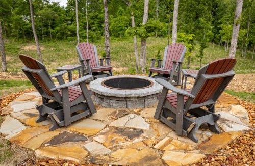 Dover House | The Salt Shack (In The Pines at KY Lake) 121 Pine Grove Lane, Dover, TN 37058