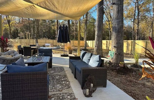 Central House | The Secluded Retreat: Private & Peaceful