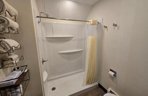 Phillips Hotel | Timber Inn