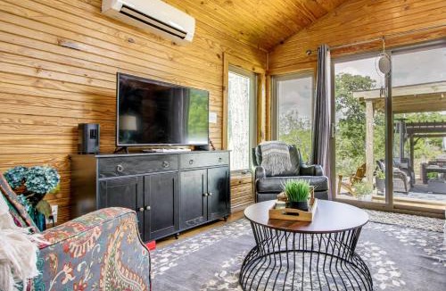 Rogersville House | Tiny Cabin Getaway in the Tennessee River Valley