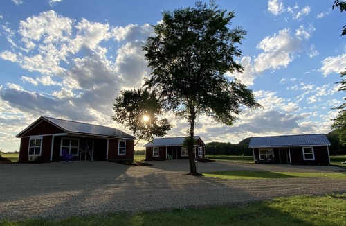 Pepin Cabin | TK's Pepin Getaway RentalLLC Cabin 2 Less than 5 min from Lake Pepin/winery/town