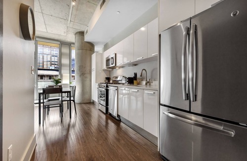 Downtown St. Louis Apartment | Towers at Opop 703 Spacios and Cozy 1 bd 1 b