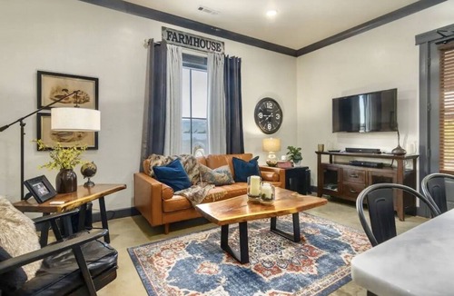 Garfield House | Town house country house