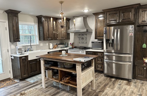 Harriman House | Trailer and pet-friendly! Hot tub! Minutes to Windrock and Frozen Head!